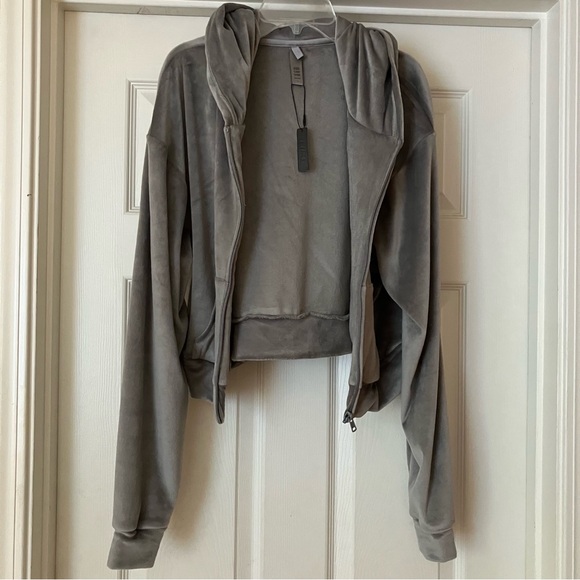 SKIMS Velour Hoodie in Smoke Large L NWT - Picture 12 of 15